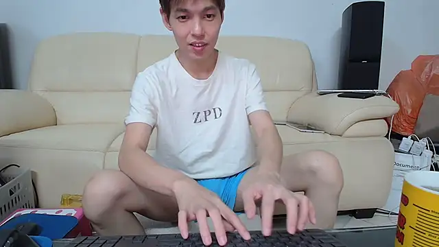 Snapshot of andrewooi chatting on 11-11-25, 05:24 andrewooi online show from 11-11-25, 05:24