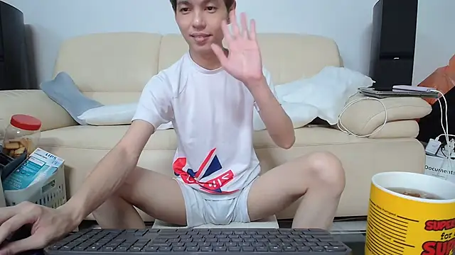 Snapshot of andrewooi chatting on 05-03-26, 11:38 andrewooi online show from 05-03-26, 11:38