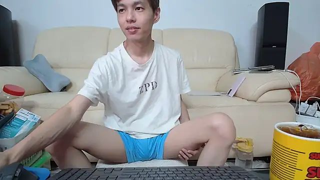 Snapshot of andrewooi chatting on 05-09-26, 12:21 andrewooi online show from 05-09-26, 12:21