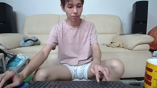 Snapshot of andrewooi chatting on 06-03-26, 10:51 andrewooi online show from 06-03-26, 10:51