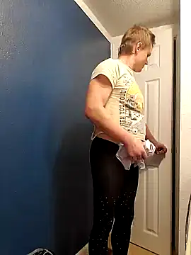 Snapshot of MaddyC6992 chatting on 01-07-25, 01:35 MaddyC6992 online show from 01-07-25, 01:35