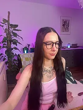 Trixie-Tainted online show from 02-28-25, 04:20