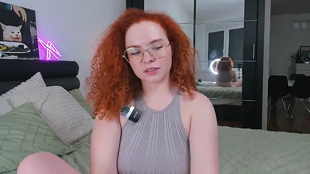 Snapshot of YammyPie chatting on 02-25-25, 05:47 YammyPie online show from 02-25-25, 05:47