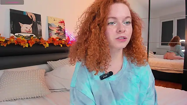 Snapshot of YammyPie chatting on 10-02-25, 05:42 YammyPie online show from 10-02-25, 05:42