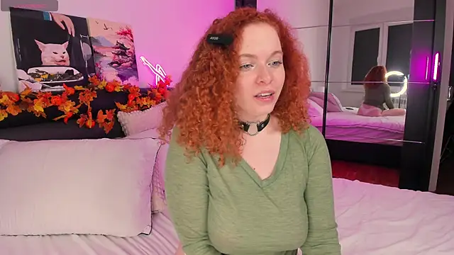 Snapshot of YammyPie chatting on 11-02-25, 09:06 YammyPie online show from 11-02-25, 09:06