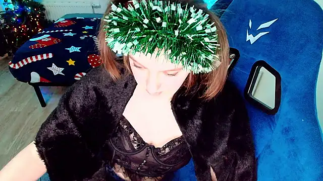 Snapshot of CranberryHot chatting on 01-17-26, 09:25 CranberryHot online show from 01-17-26, 09:25