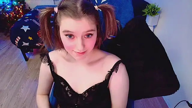 Snapshot of CranberryHot chatting on 02-07-26, 05:33 CranberryHot online show from 02-07-26, 05:33