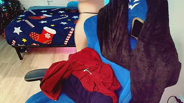 Snapshot of CranberryHot chatting on 02-08-26, 06:44 CranberryHot online show from 02-08-26, 06:44