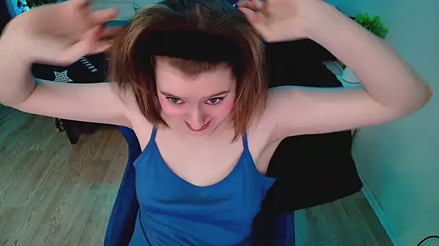 Snapshot of CranberryHot chatting on 02-14-26, 09:22 CranberryHot online show from 02-14-26, 09:22