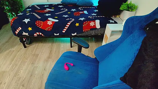 Snapshot of CranberryHot chatting on 02-22-26, 04:24 CranberryHot online show from 02-22-26, 04:24