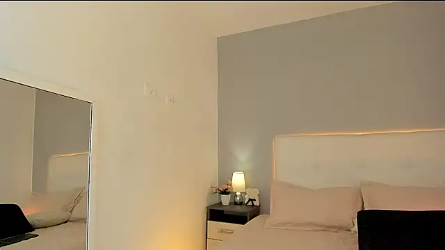 Snapshot of NataliaBuiles chatting on 05-21-26, 12:23 NataliaBuiles online show from 05-21-26, 12:23