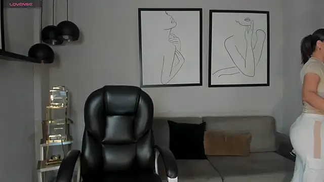 Snapshot of MorganHicks chatting on 06-16-26, 12:19 MorganHicks online show from 06-16-26, 12:19
