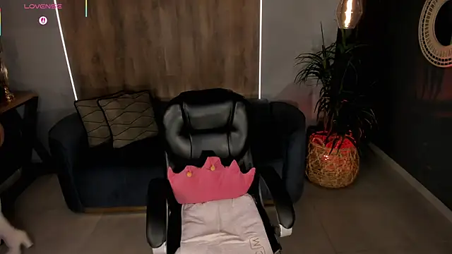 DannieSmith1 online show from 04-08-26, 11:16