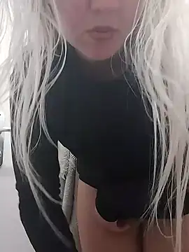 Snapshot of Mllesha74000 chatting on 02-07-25, 01:01 Mllesha74000 online show from 02-07-25, 01:01