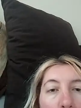 Snapshot of Mllesha74000 chatting on 03-21-25, 03:24 Mllesha74000 online show from 03-21-25, 03:24