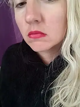 Snapshot of Mllesha74000 chatting on 10-16-25, 12:06 Mllesha74000 online show from 10-16-25, 12:06