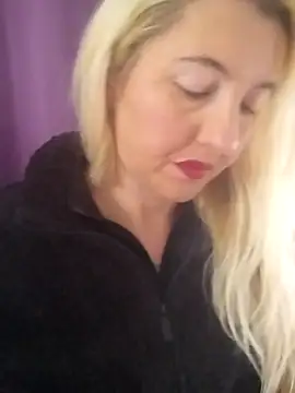 Snapshot of Mllesha74000 chatting on 12-05-25, 01:42 Mllesha74000 online show from 12-05-25, 01:42