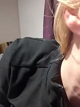 Snapshot of Mllesha74000 chatting on 01-15-26, 07:06 Mllesha74000 online show from 01-15-26, 07:06