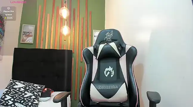 Snapshot of Sharloth_milf chatting on 03-06-25, 03:56 Sharloth milf online show from 03-06-25, 03:56