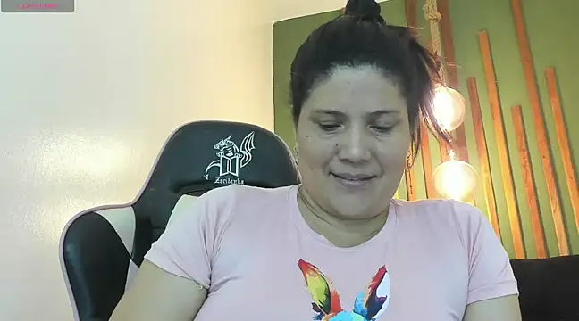 Snapshot of Sharloth_milf chatting on 03-11-25, 03:56 Sharloth milf online show from 03-11-25, 03:56