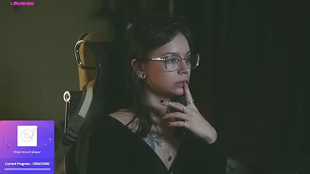 Snapshot of alyssa_sweet chatting on 09-26-25, 05:11 alyssa sweet online show from 09-26-25, 05:11