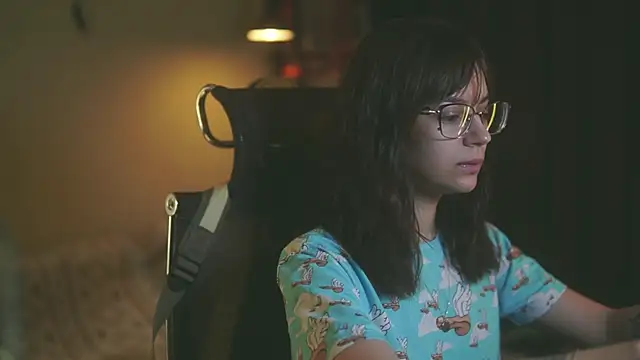 Snapshot of alyssa_sweet chatting on 10-16-25, 04:57 alyssa sweet online show from 10-16-25, 04:57