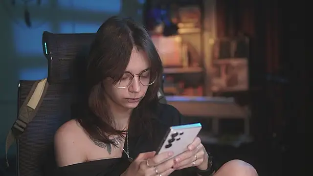 alyssa sweet online show from 03-16-26, 04:51