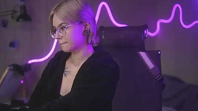 Snapshot of alyssa_sweet chatting on 05-13-26, 03:04 alyssa sweet online show from 05-13-26, 03:04