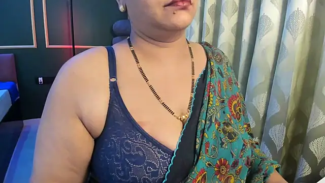 Snapshot of tarivishu23 chatting on 01-17-26, 02:00 tarivishu23 online show from 01-17-26, 02:00