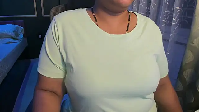 Snapshot of tarivishu23 chatting on 02-17-26, 01:13 tarivishu23 online show from 02-17-26, 01:13