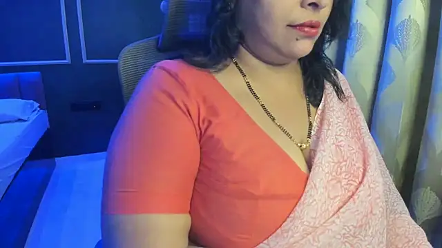 Snapshot of tarivishu23 chatting on 05-14-26, 02:40 tarivishu23 online show from 05-14-26, 02:40
