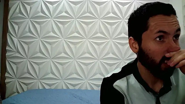 Snapshot of jerryandjessica chatting on 12-19-24, 10:21 jerryandjessica online show from 12-19-24, 10:21