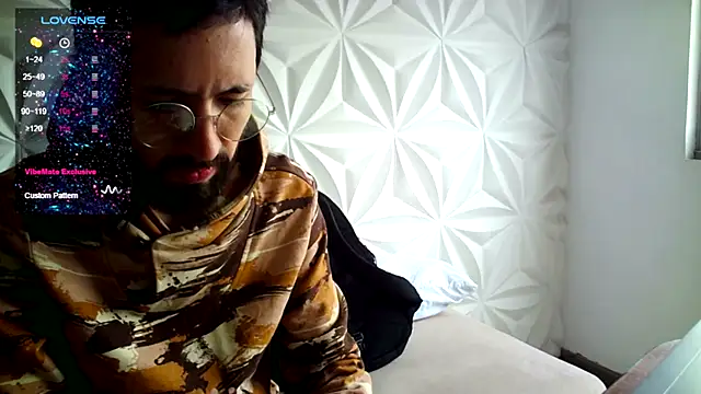 Snapshot of jerryandjessica chatting on 09-18-25, 08:00 jerryandjessica online show from 09-18-25, 08:00