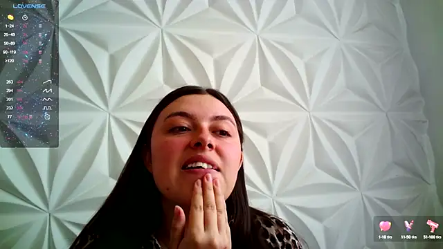 Snapshot of jerryandjessica chatting on 10-04-25, 06:28 jerryandjessica online show from 10-04-25, 06:28