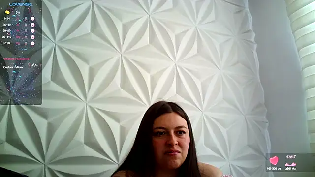 Snapshot of jerryandjessica chatting on 10-15-25, 01:11 jerryandjessica online show from 10-15-25, 01:11