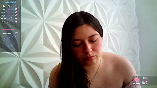 Snapshot of jerryandjessica chatting on 10-19-25, 10:10 jerryandjessica online show from 10-19-25, 10:10