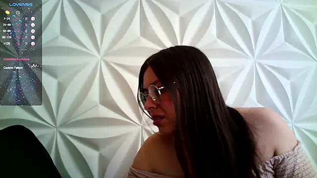 Snapshot of jerryandjessica chatting on 10-20-25, 03:01 jerryandjessica online show from 10-20-25, 03:01