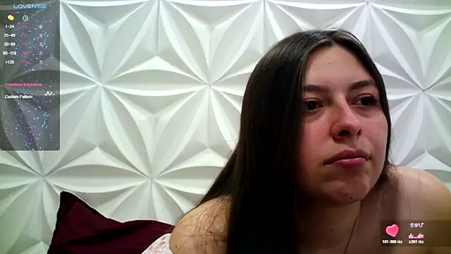 Snapshot of jerryandjessica chatting on 10-22-25, 10:31 jerryandjessica online show from 10-22-25, 10:31