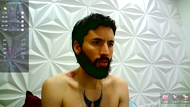 Snapshot of jerryandjessica chatting on 11-15-25, 11:32 jerryandjessica online show from 11-15-25, 11:32