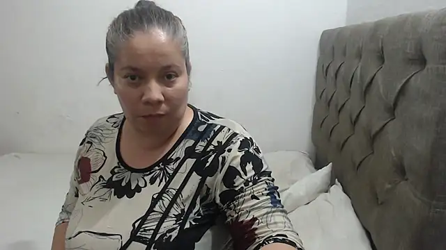 Snapshot of tiffany_horny_1 chatting on 09-17-25, 06:59 tiffany horny 1 online show from 09-17-25, 06:59