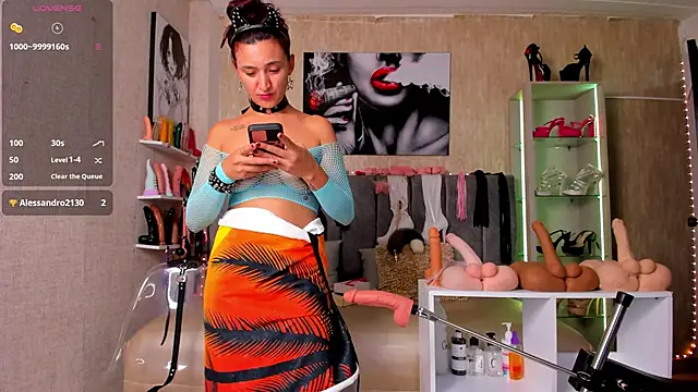 Snapshot of deepthroatlatina chatting on 02-24-25, 07:11 deepthroatlatina online show from 02-24-25, 07:11