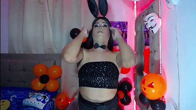 Snapshot of TRANSCATALINA chatting on 10-31-25, 12:55 TRANSCATALINA online show from 10-31-25, 12:55