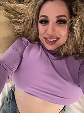 Snapshot of miamellycious chatting on 02-02-25, 07:52 miamellycious online show from 02-02-25, 07:52