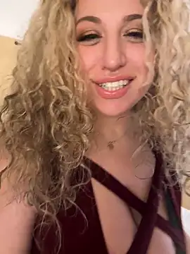 Snapshot of miamellycious chatting on 02-09-25, 02:28 miamellycious online show from 02-09-25, 02:28