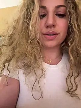 Snapshot of miamellycious chatting on 02-21-25, 05:02 miamellycious online show from 02-21-25, 05:02