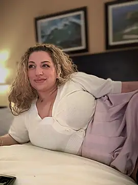 Snapshot of miamellycious chatting on 03-01-25, 06:13 miamellycious online show from 03-01-25, 06:13