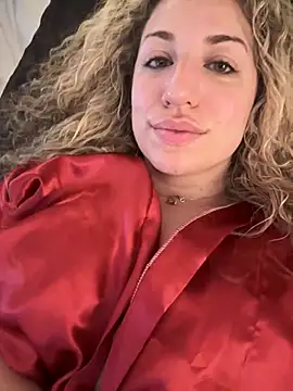 Snapshot of miamellycious chatting on 03-02-25, 07:34 miamellycious online show from 03-02-25, 07:34