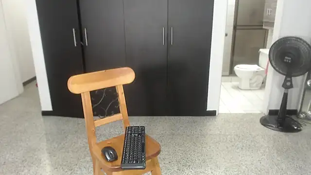 Snapshot of mijal_queen chatting on 02-28-25, 02:31 mijal queen online show from 02-28-25, 02:31