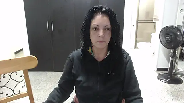 Snapshot of mijal_queen chatting on 03-15-25, 02:35 mijal queen online show from 03-15-25, 02:35