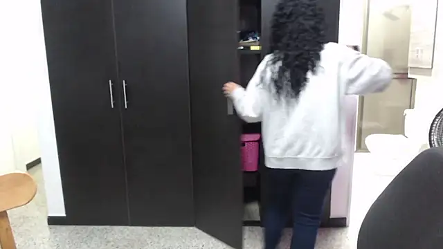 Snapshot of mijal_queen chatting on 09-19-25, 02:46 mijal queen online show from 09-19-25, 02:46